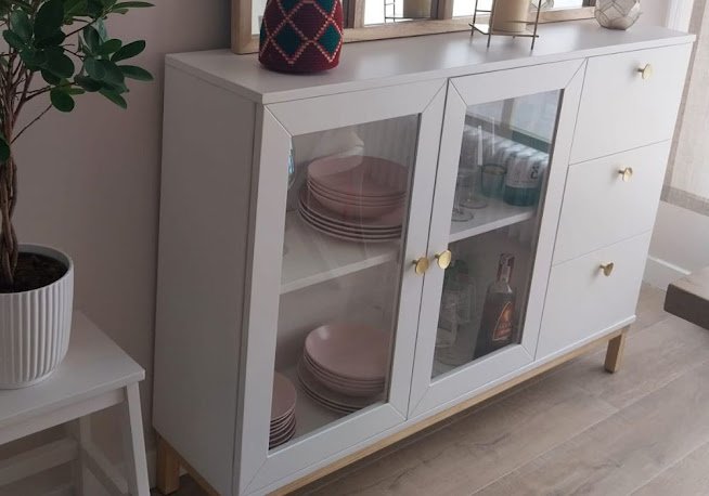 Aparadores y Vitrinas